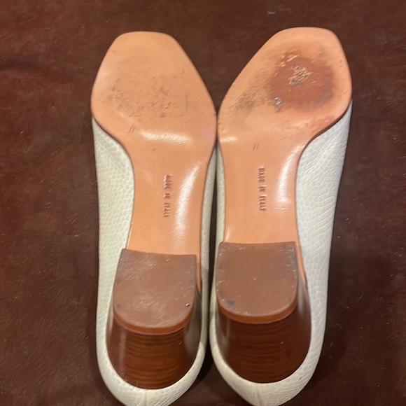Salvature Ferragamo women / children shoes lightly used size 5 1/2 B. Tan color - Picture 7 of 16